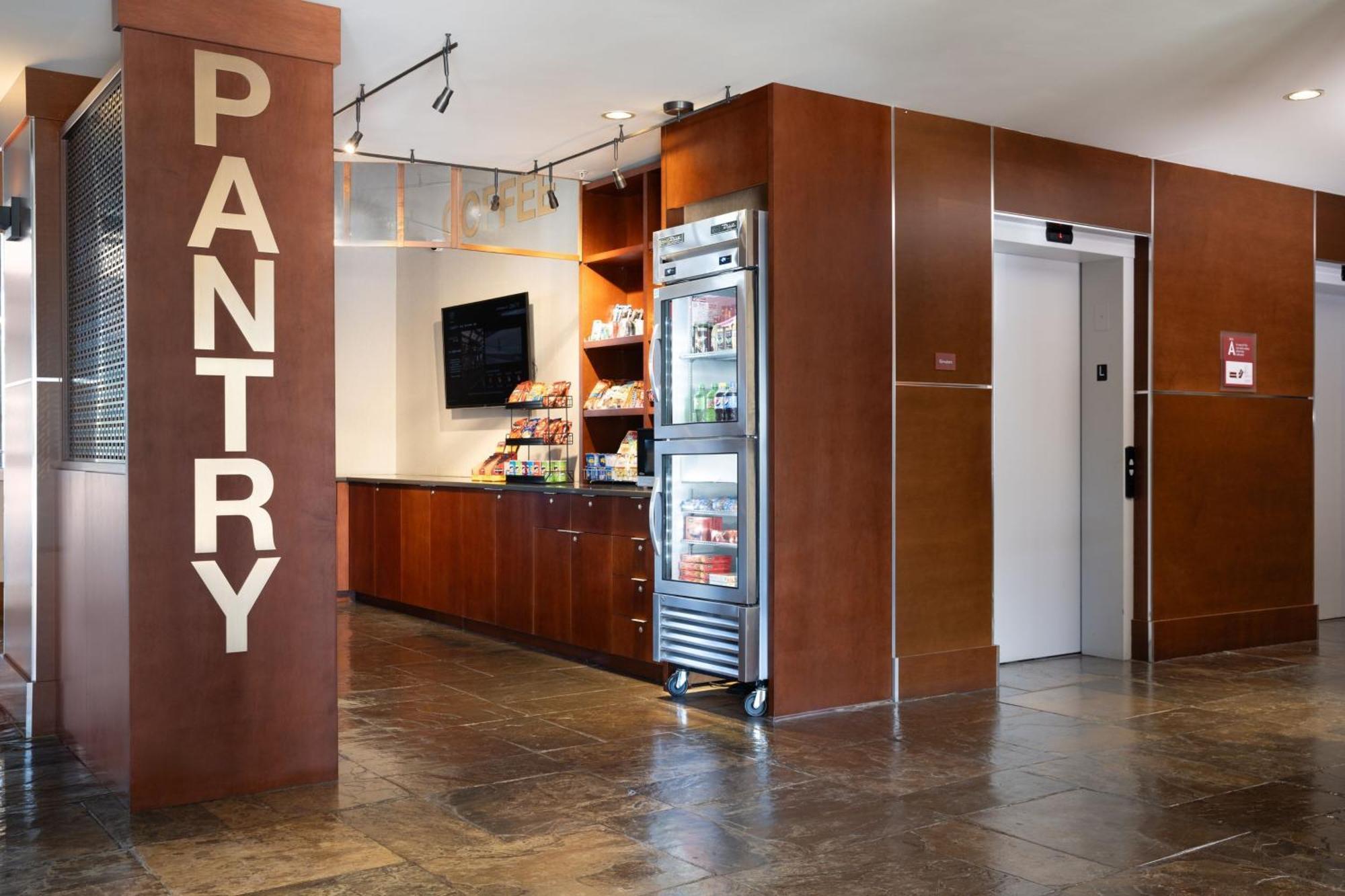 Four Points By Sheraton Victoria Gateway Langford Bagian luar foto