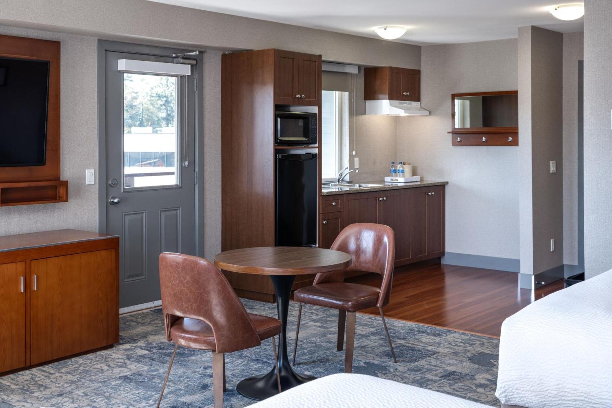 Four Points By Sheraton Victoria Gateway Langford Bagian luar foto