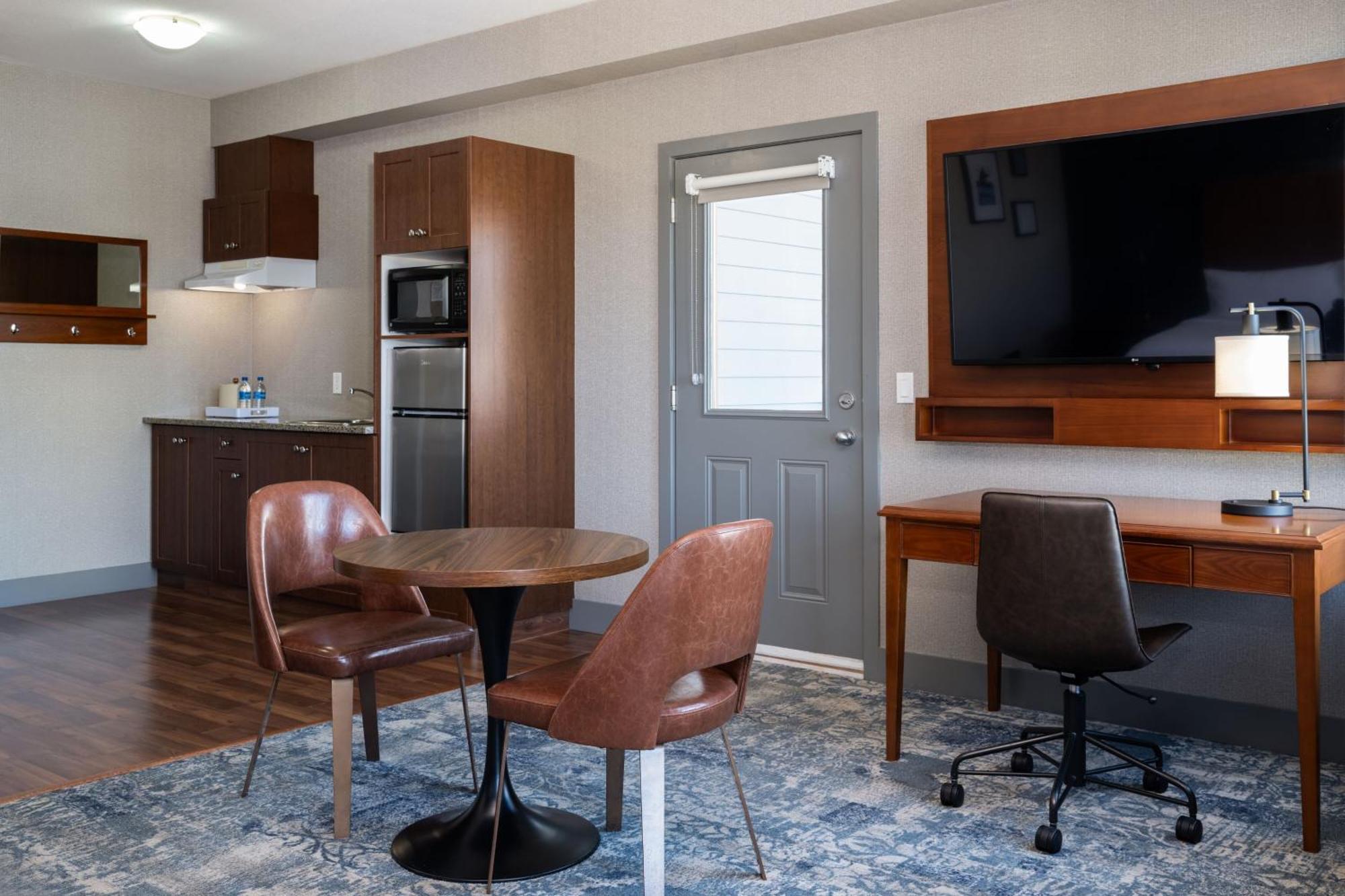 Four Points By Sheraton Victoria Gateway Langford Bagian luar foto